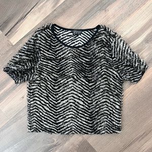 ✨5/$20✨ Topshop Women's Faux Fur Mohair Knit Stripe Box Tee Black White Size 2